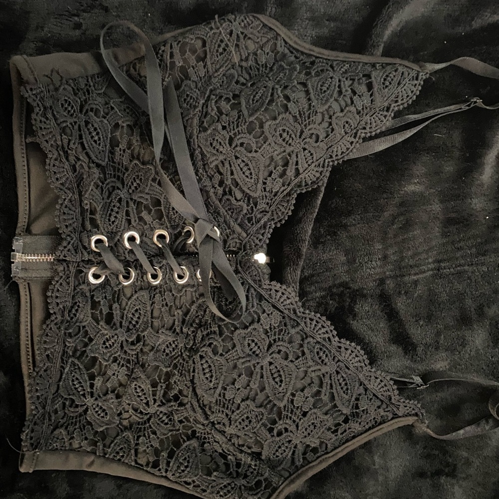 Lace Black crop top